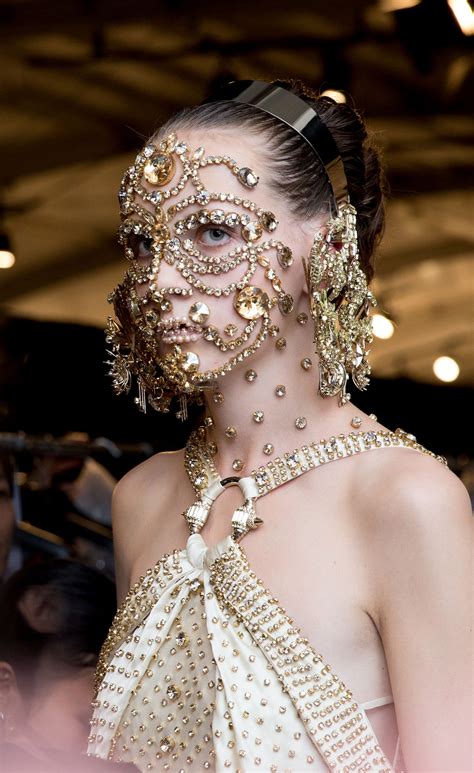 The Story Behind Givenchy Spring 2016’s Extraordinary Face 